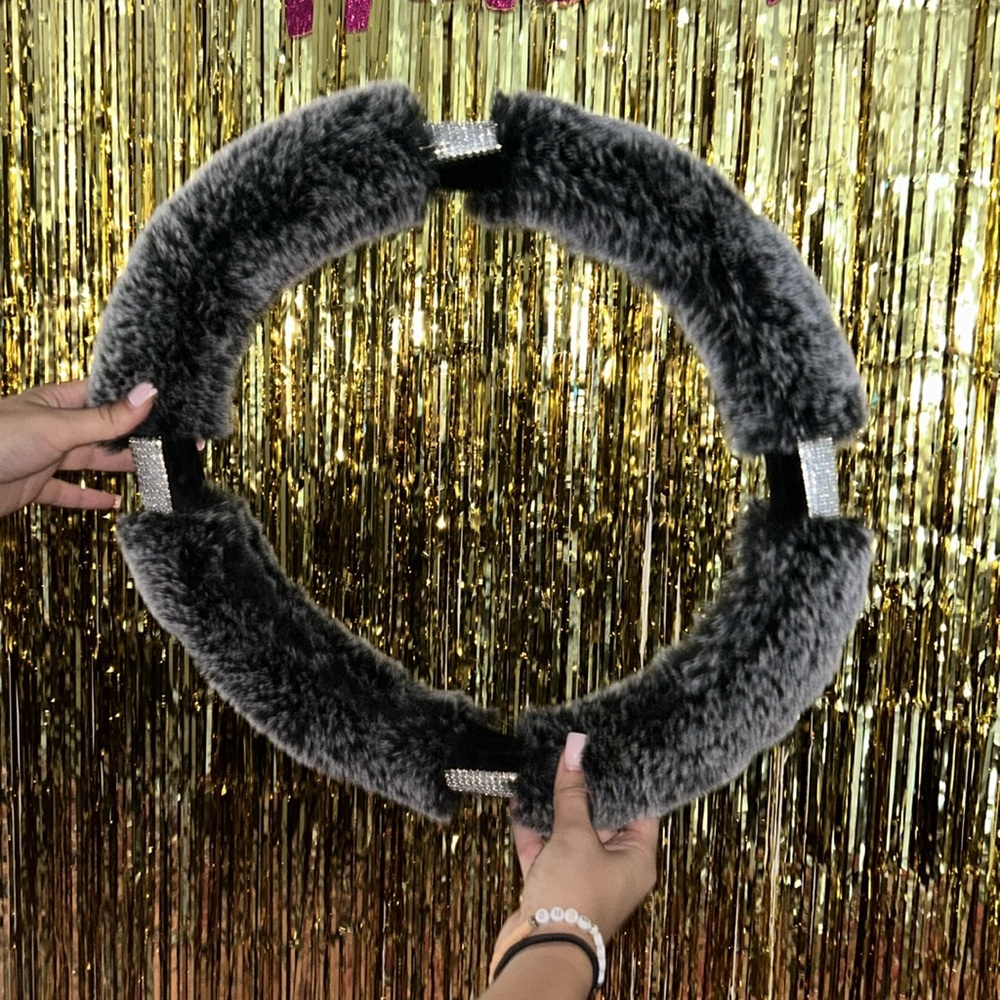 Sparkly black fuzzy steering wheel cover! ✨✨